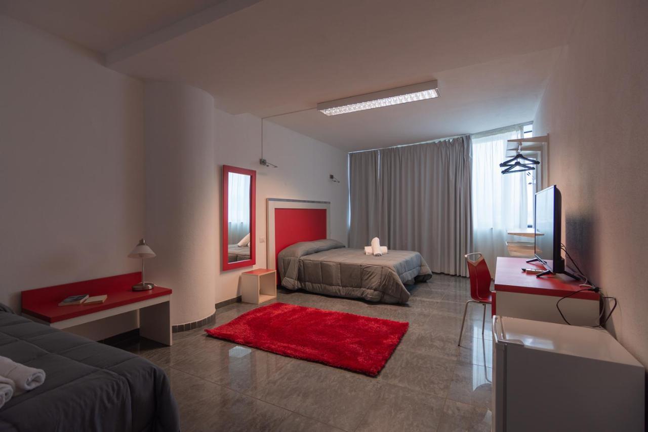 Delta Rooms Olbia Esterno foto